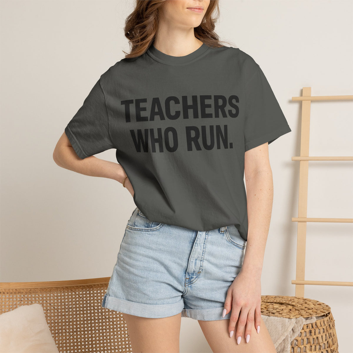 TEACHER / RUNNER  T