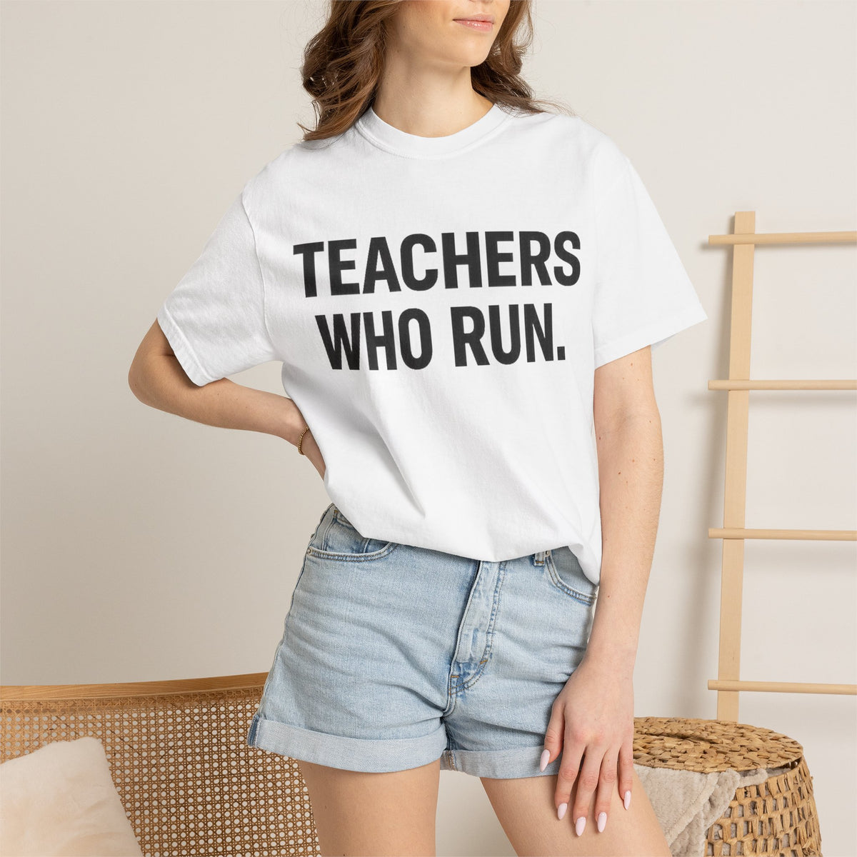 TEACHER / RUNNER  T