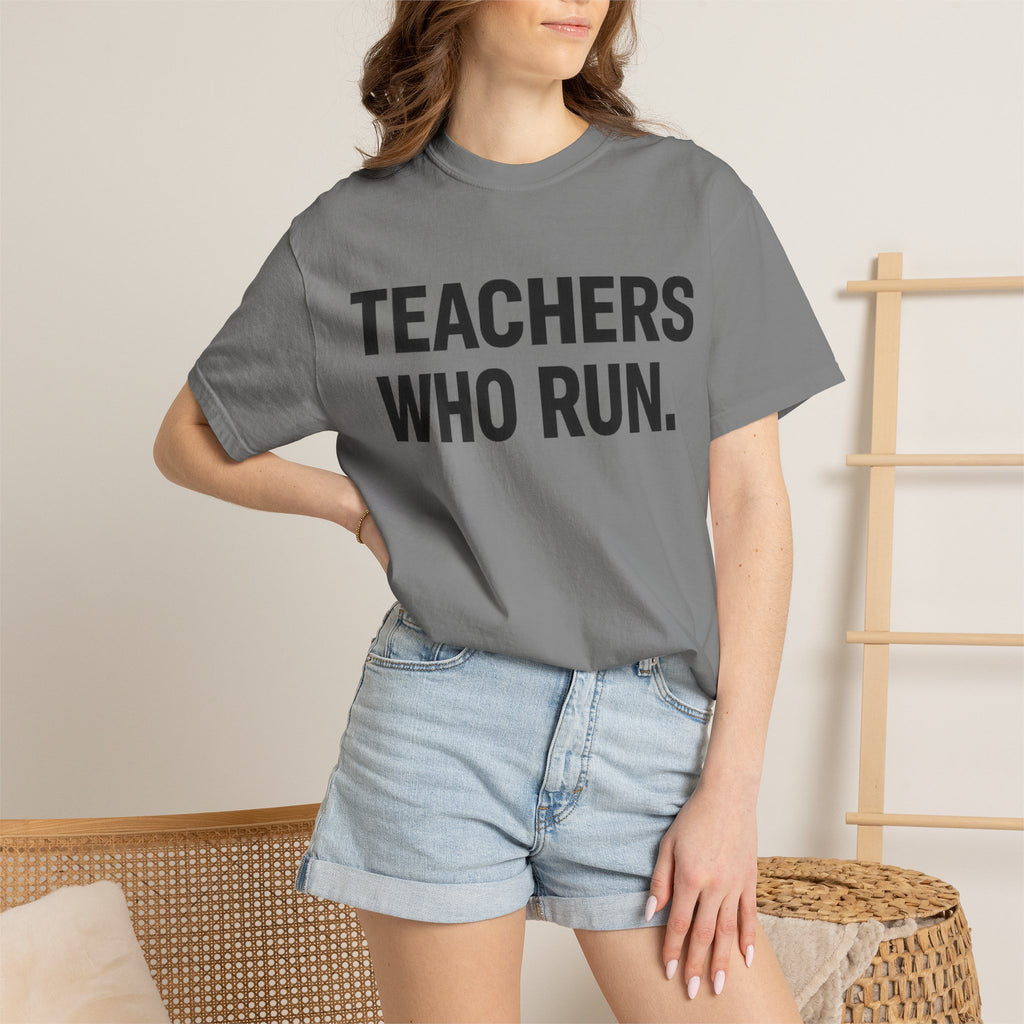 TEACHER / RUNNER  T