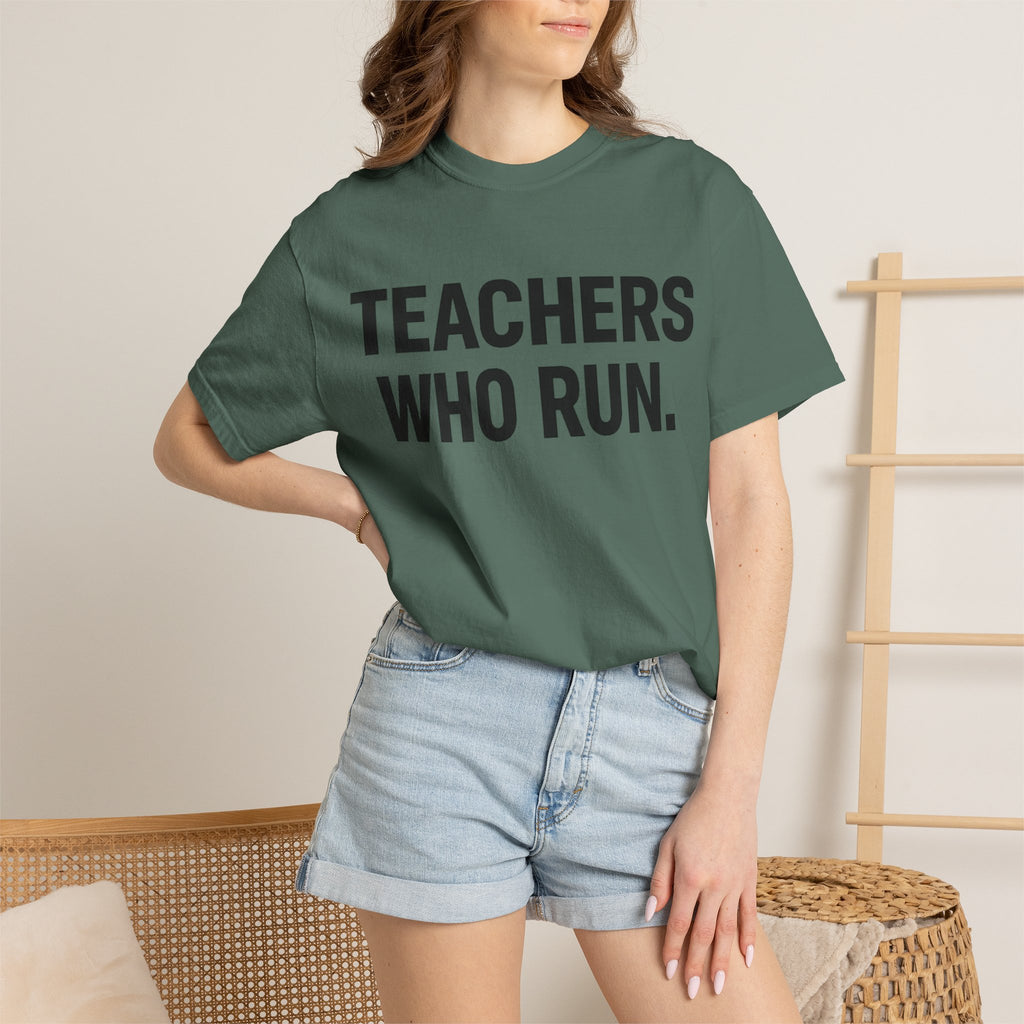 TEACHER / RUNNER  T